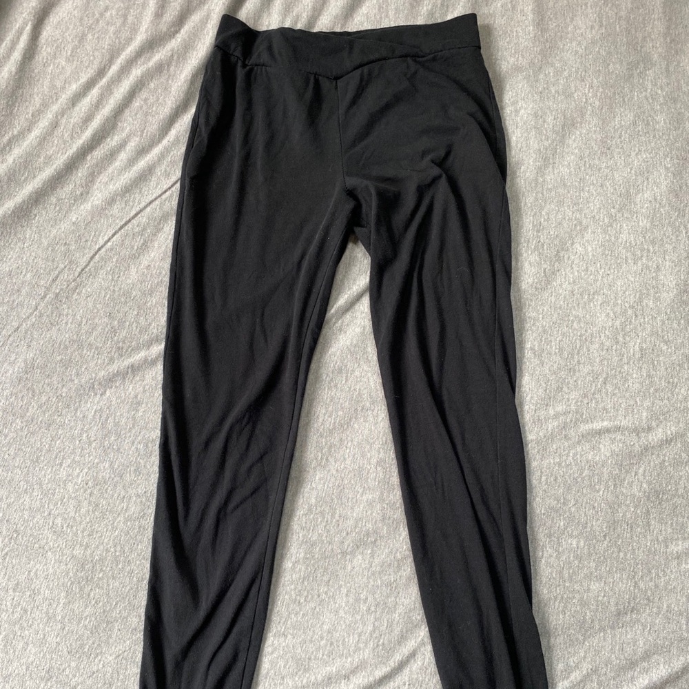 Black leggings